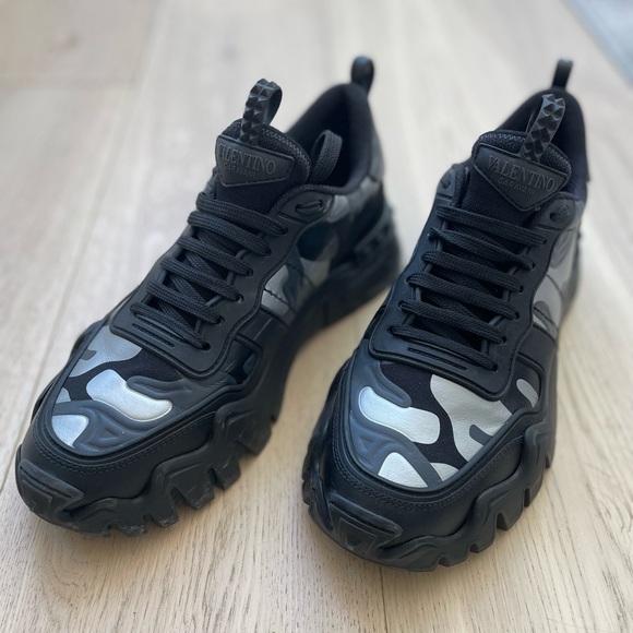 Valentino Garavani Rockrunner Plus Sneakers - Picture 1 of 14